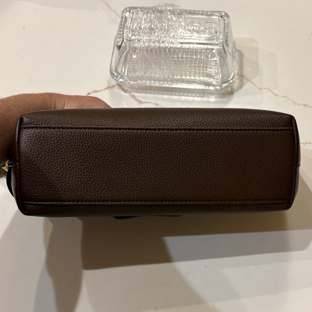 Sondra Roberts Brown Crossbody Bag - Picture 5 of 9